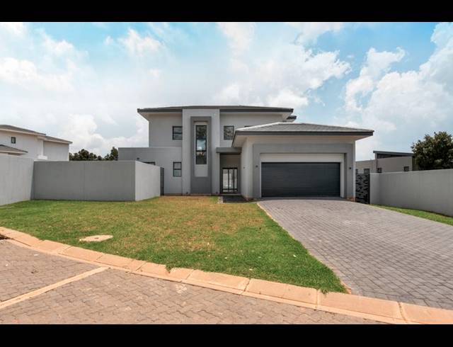 4 BEDROOM HOUSE FOR SALE IN ST ANDREWS